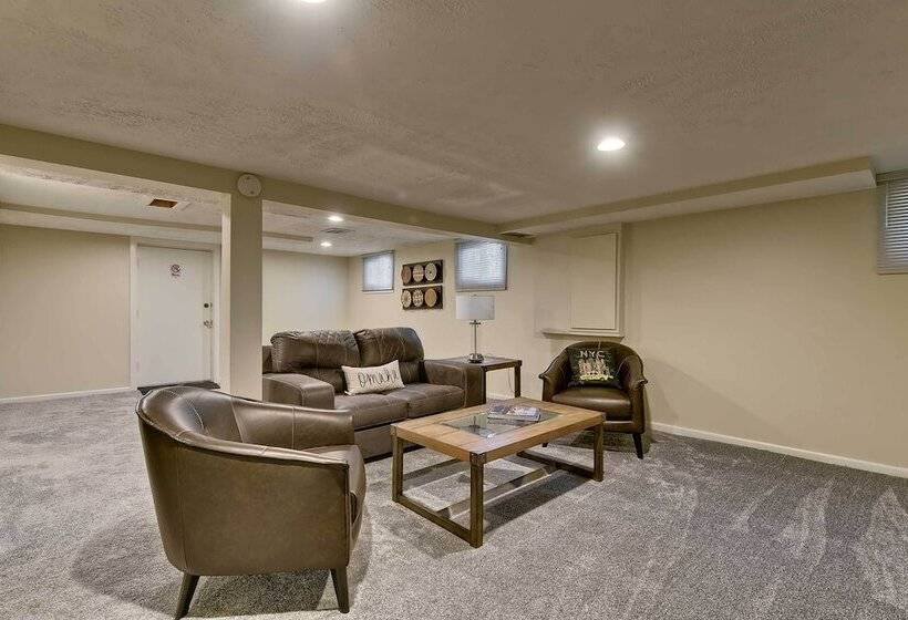 Quiet  Twin Ridge  Omaha House: Screened In Porch!