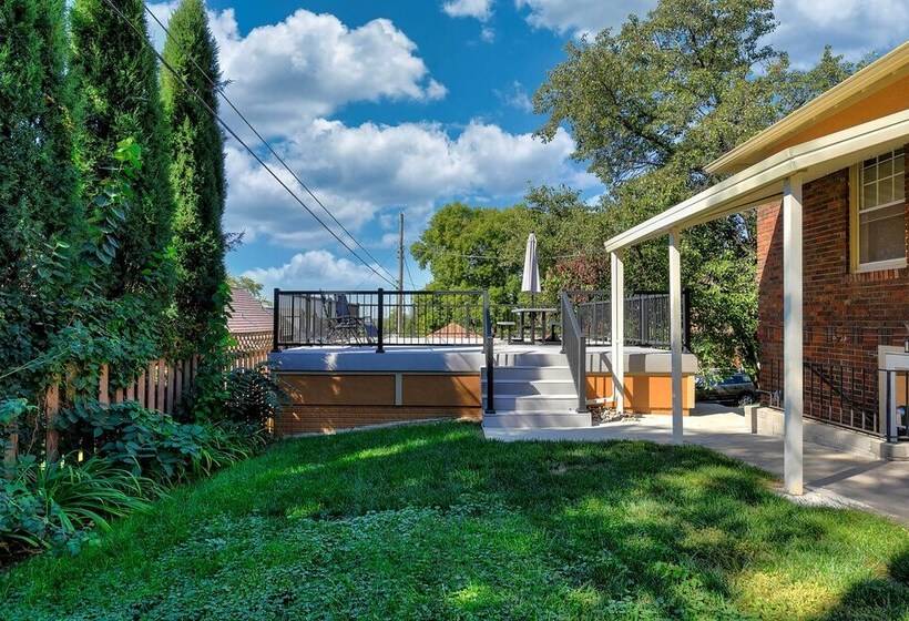 Quiet  Twin Ridge  Omaha House: Screened In Porch!
