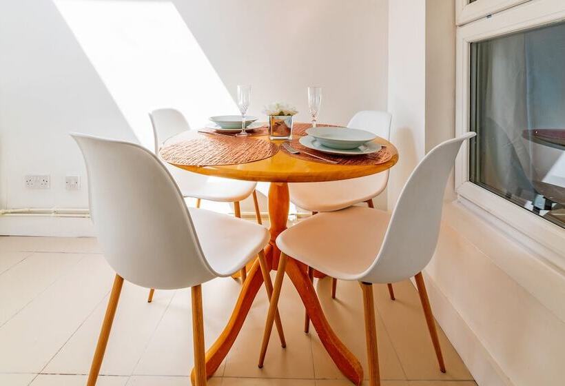 レジデンス Stylish 3 Bed House With Free Parking & Wifi