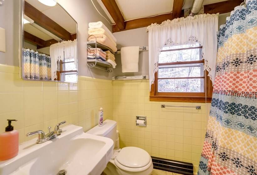The Red Loft  Candler Cottage Near Hiking Trails!