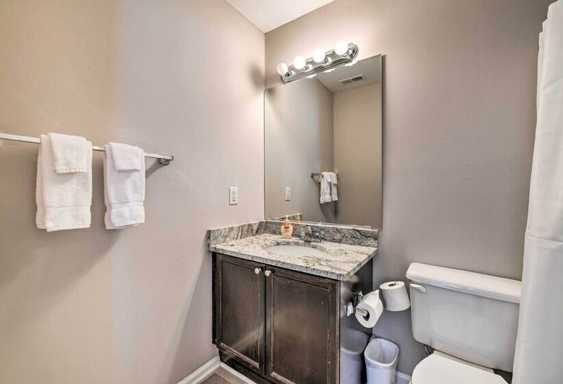 Charlotte Family Retreat W/ Deck, Near Uncc!