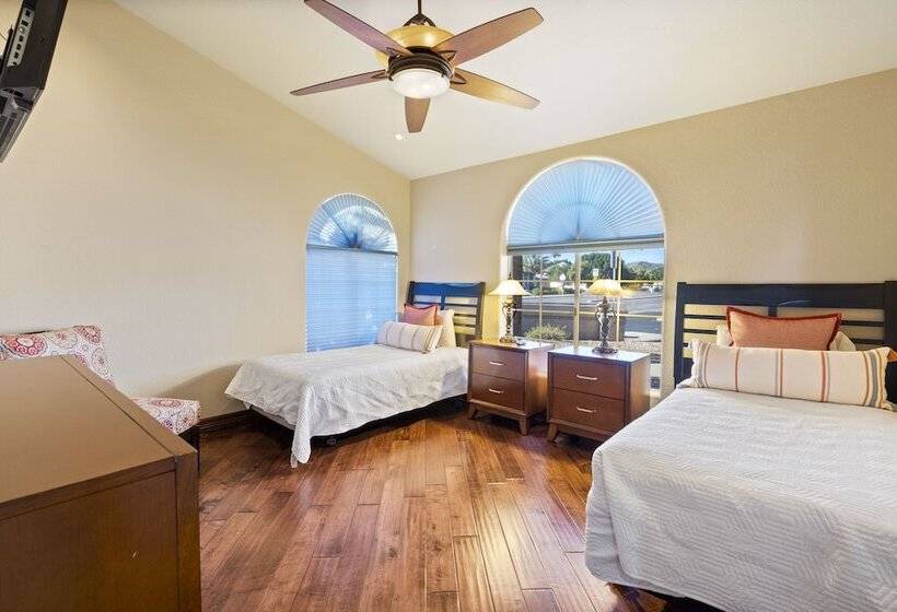 Upscale Phoenix Oasis W/ Small Private Pool & Spa!