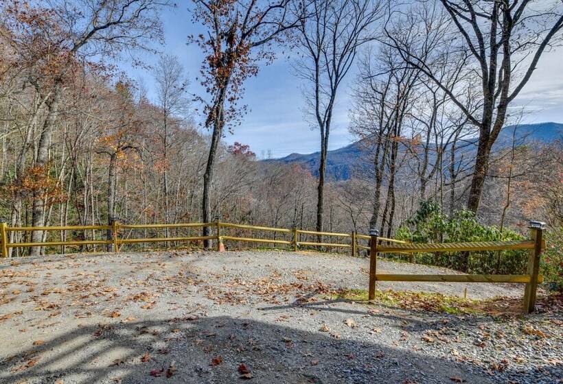 Villa Labri: Magical Maggie Valley Escape!