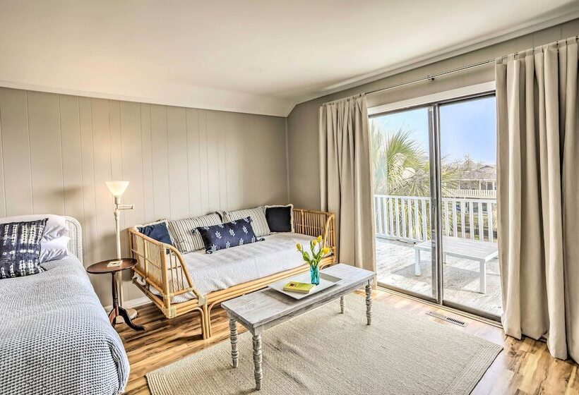 Waterfront Home W/ Decks, Privacy & Boat Slip