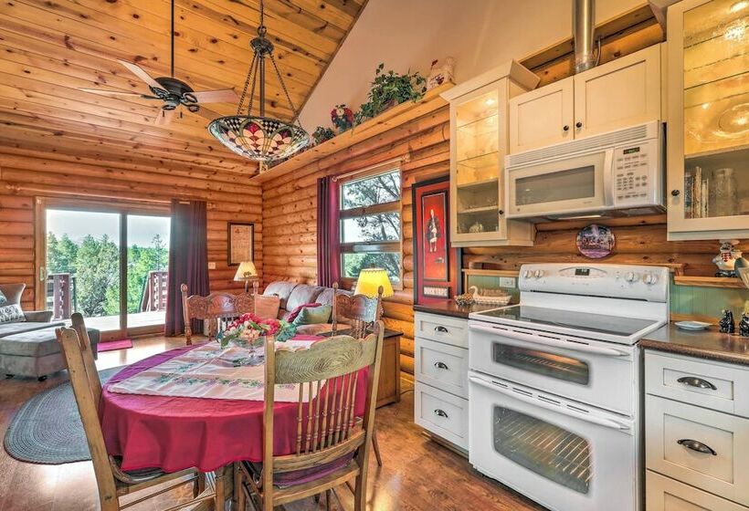 Quaint Williams Cabin Near Grand Canyon