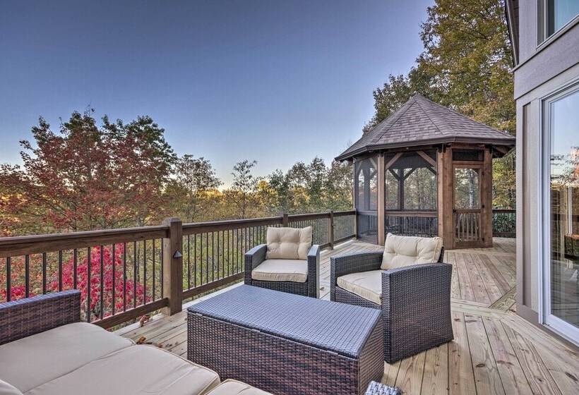 Brevard Chalet W/ Stunning Blue Ridge Mtn Views!