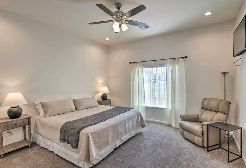 Bright Home W/ Yard, 4 Mi To Colorado River!