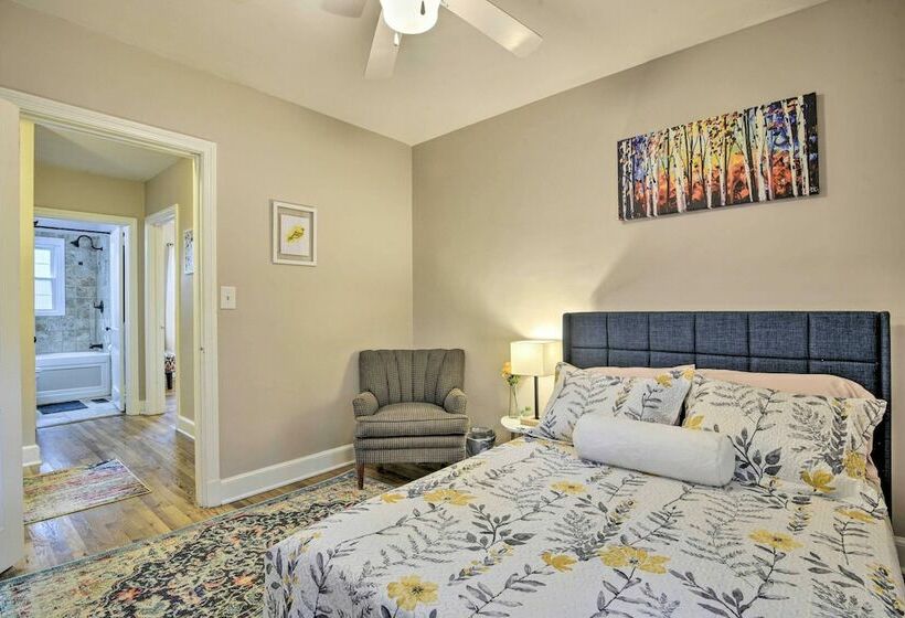 Bright Home W/ Yard In Historic Fuquay Varina!