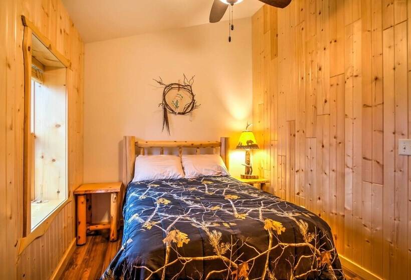 Cabin By The River: Visited By Treehouse Masters!