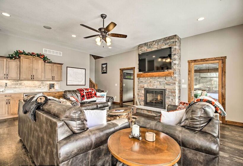 Cabin W/ Gradual Slope To Sandy Bottom Swimming!