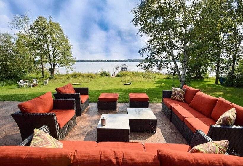 Cabin W/ Gradual Slope To Sandy Bottom Swimming!