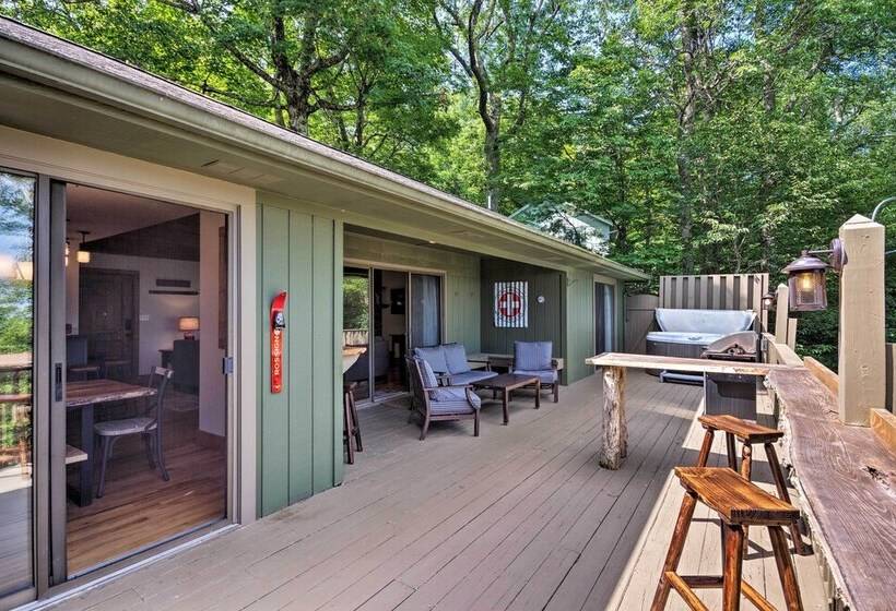 Cabin W/ Hot Tub & Mountain Views, < 5 Mi To Boone