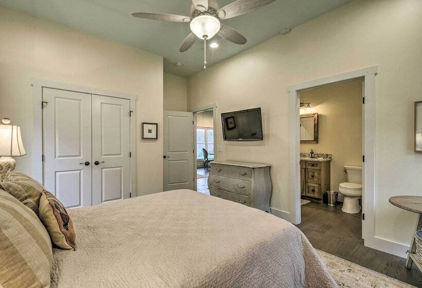 Charming Fairview Home On 40 Acre Horse Farm!