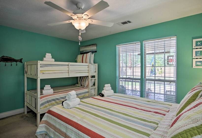 Cloud 9 On The Coast  < 1 Mi To Beach!