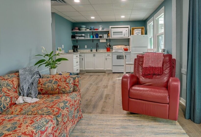 Below Deck  Beach House: Walk To The Ocean!