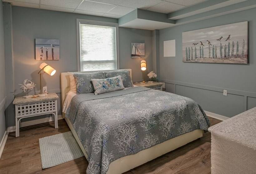 Below Deck  Beach House: Walk To The Ocean!