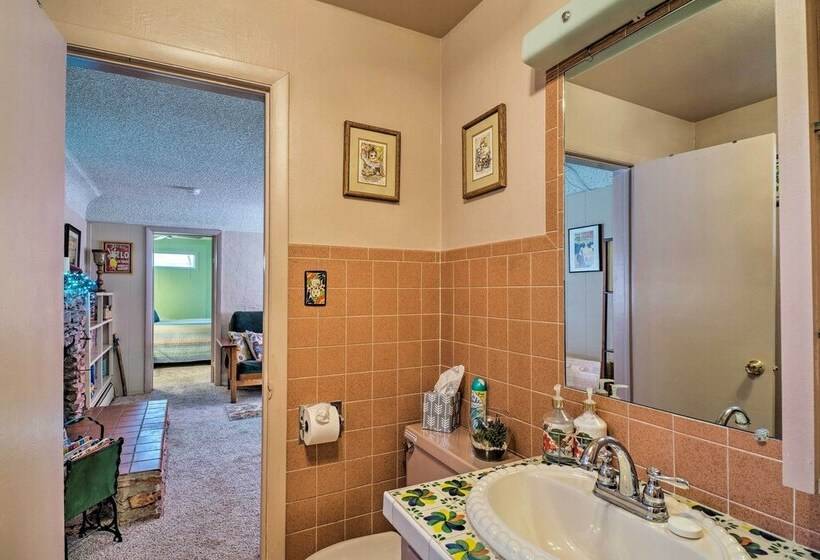 Colorful Bungalow By Pikes Peak/garden Of The Gods