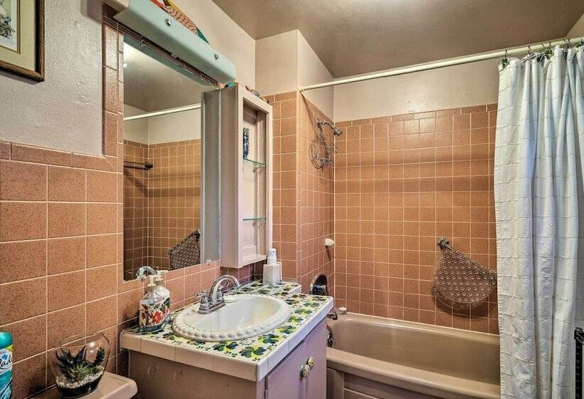 Colorful Bungalow By Pikes Peak/garden Of The Gods