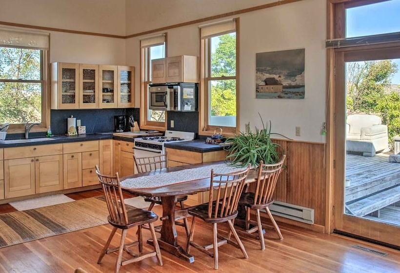 Converted Historic Schoolhouse W/ Hot Tub & Views!