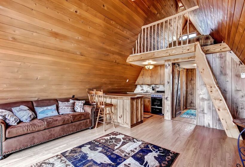 Secluded & Cozy Antimony Cabin W/ Fire Pit