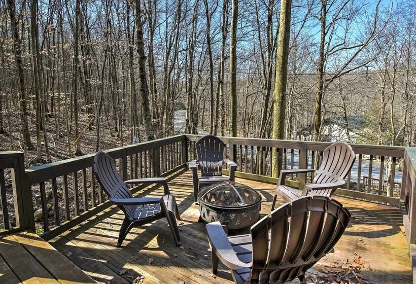 Cozy Beech Mountain Family Retreat W/ 2 Decks!