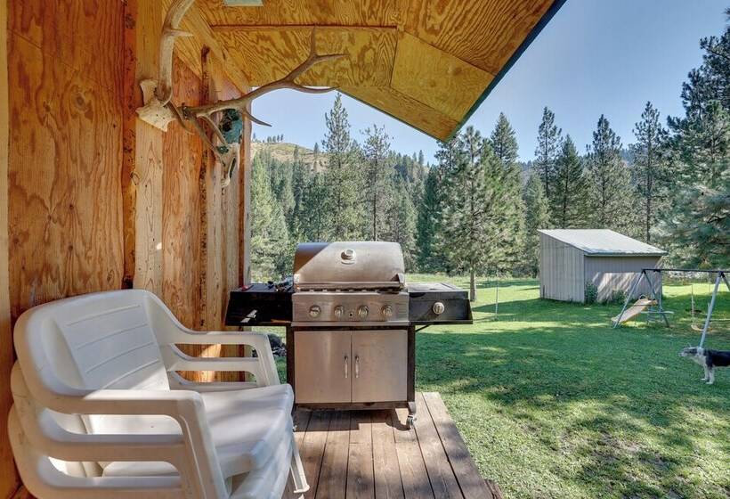 Cozy Countryside Cabin In Robie Creek Park!