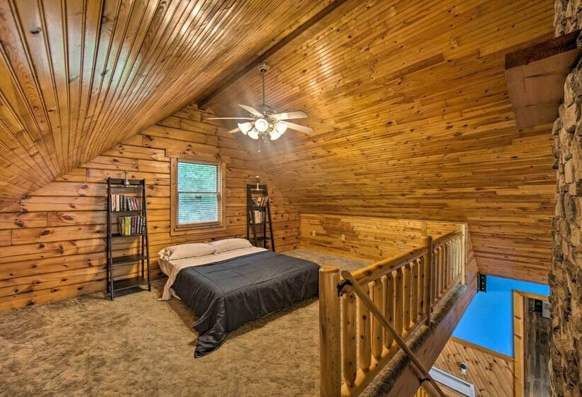 Cozy Family Friendly Pine Grove Cabin W/ Fire Pit!