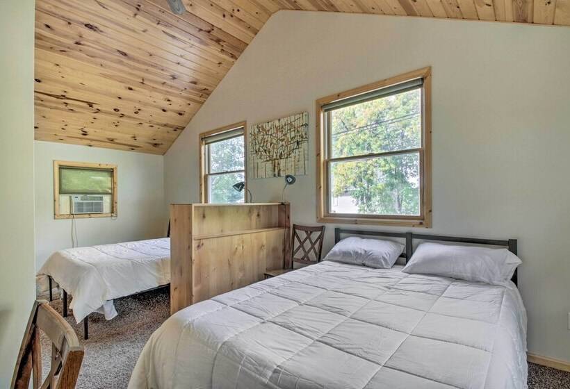 Delightful Isle Retreat W/ Boat Dock & Slip!