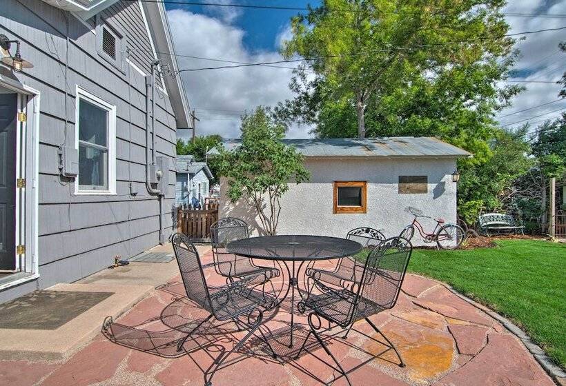 Walk To University: Dtown Laramie Home!