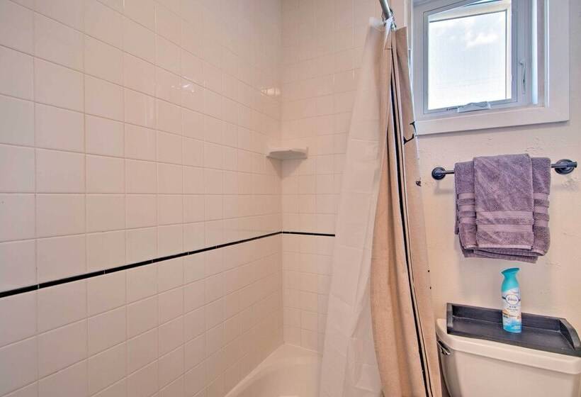 Walk To University: Dtown Laramie Home!