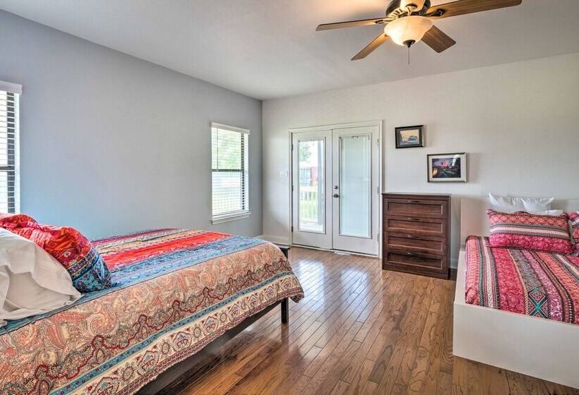 Gingerland Ranch In Del Valle: Game Room & Porch