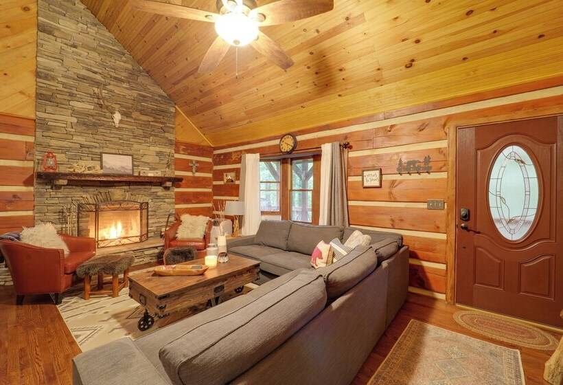 Gorgeous Boone Area Cabin W/ 2 Decks + Fireplaces!