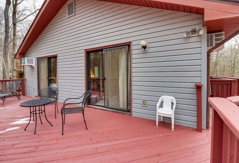 Gouldsboro Cabin W/ Game Room   Near Lakes!