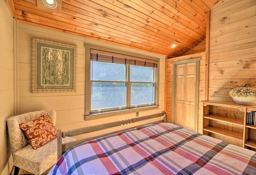 Ski, Hike, & Visit Vineyards: Banner Elk Cabin