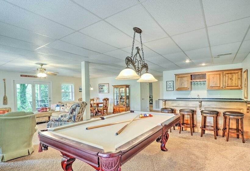 Lake Chatuge Retreat W/ Dock & Mtn Views!