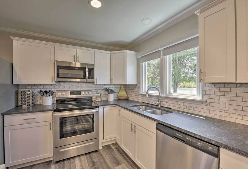 Lakefront Retreat W/ Kayaks & Paddleboards!