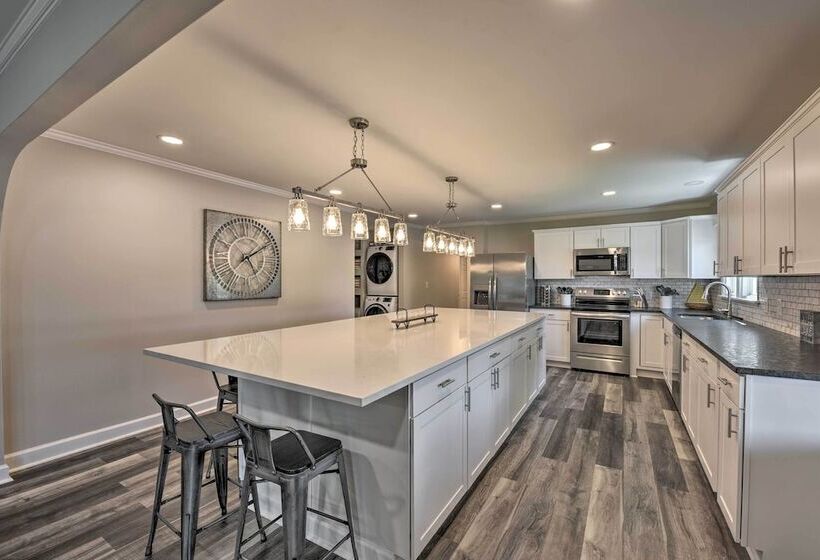 Lakefront Retreat W/ Kayaks & Paddleboards!
