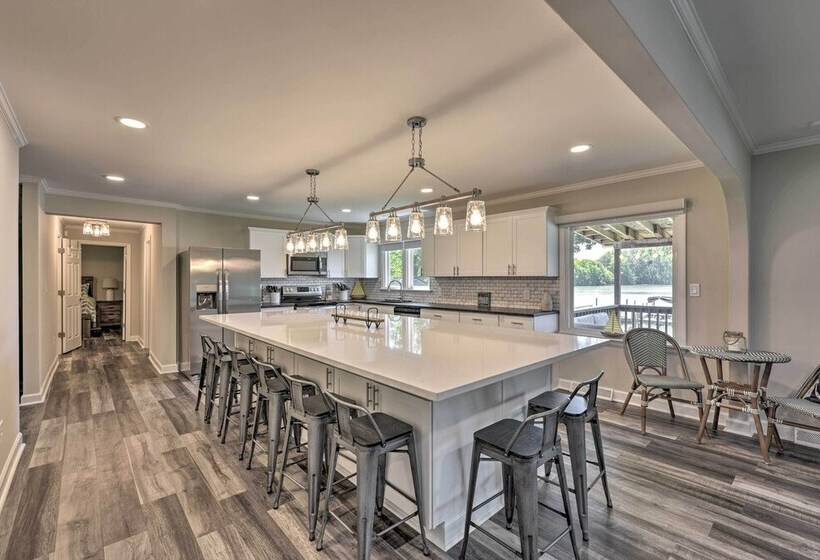 Lakefront Retreat W/ Kayaks & Paddleboards!