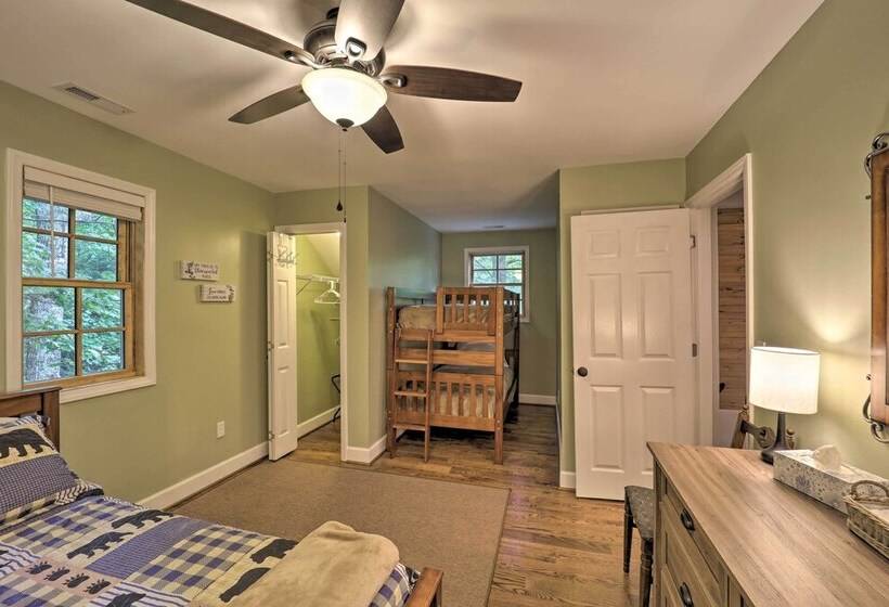 Golf & Resort Amenities: Newland Mountain Cabin