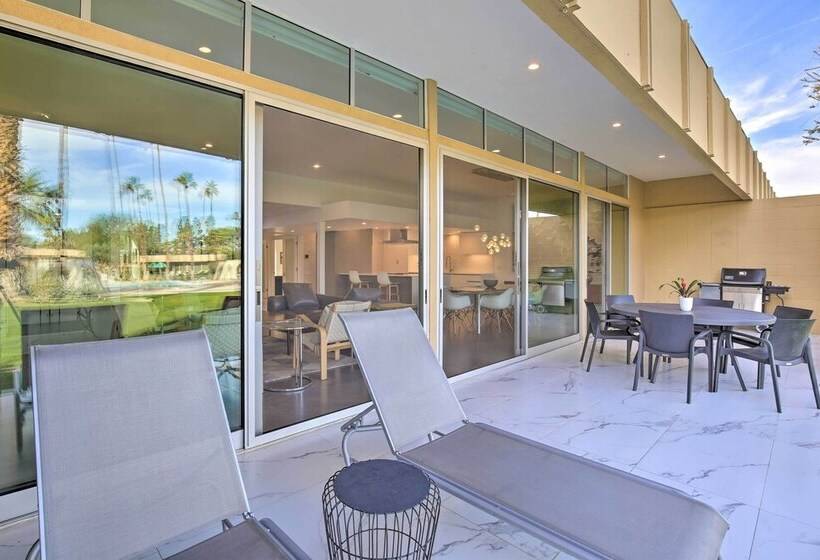 Luxe Palm Desert Home: Patio, Grill & Mtn Views!