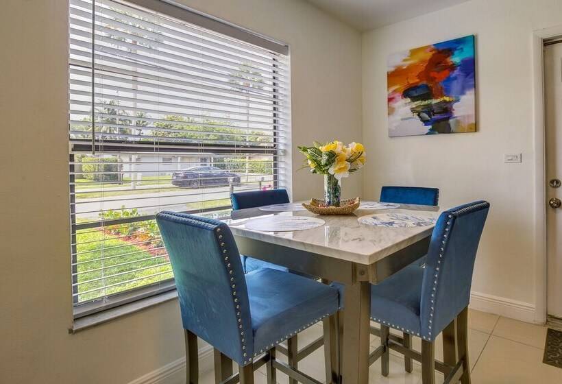 Margate Home W/ Hot Tub & Putting Green!