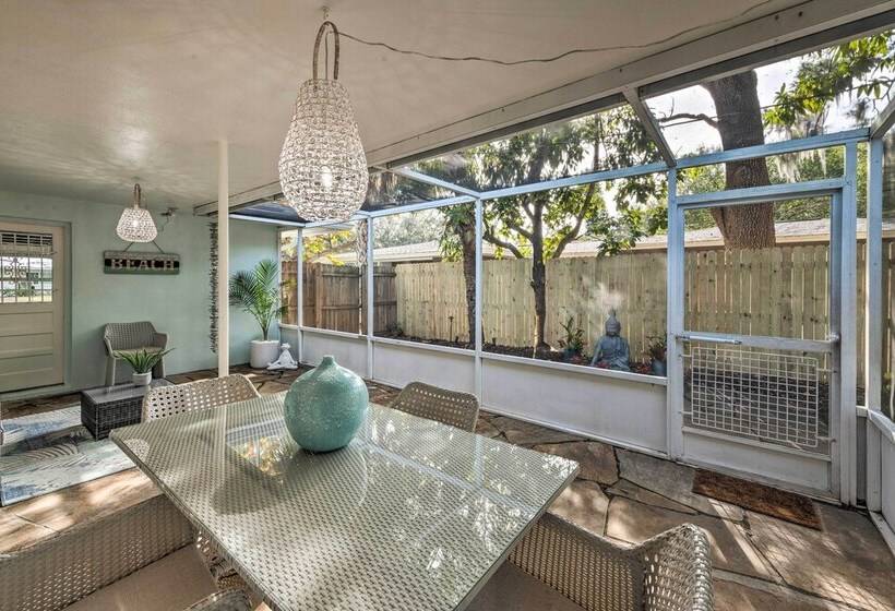 Mid Mod Coastal Home W/ Pool ~ 1 Mile To Beach