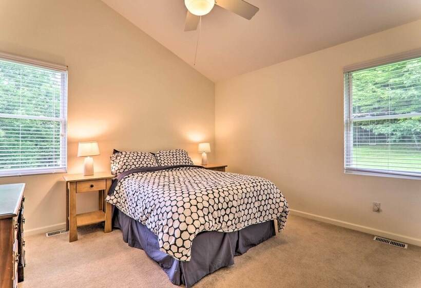 Private Dog Friendly Home: 3 Mi To Elk Mountain