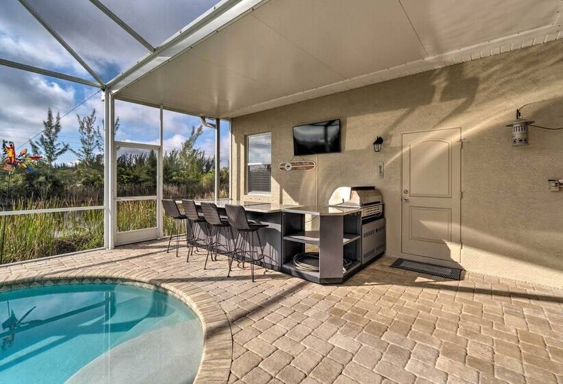 Port Charlotte Canalfront Home W/ Pool & Dry Bar!