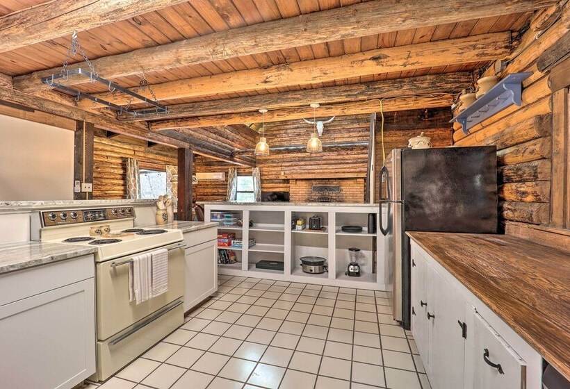 Relaxing Retreat W/ Private Dock On Claytor Lake!