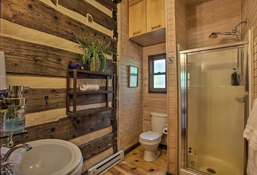 Romantic Log Cabin Escape On Delfosse Winery!