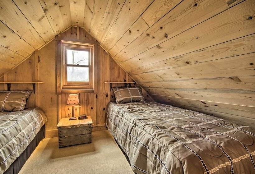 Scenic Cabin W/ Deck & Fire Pit   Near Hiking!
