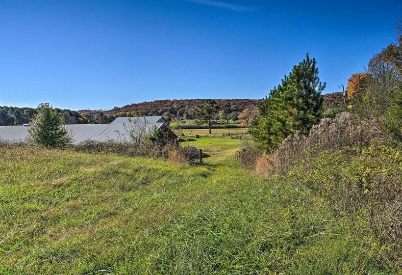 Scenic Home On 20 Acre Farm: Families Welcome