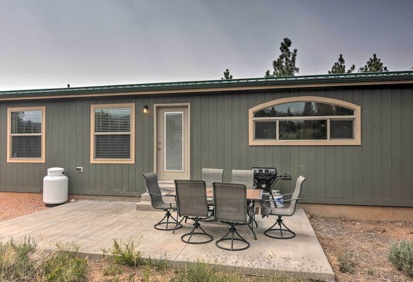 Secluded Boulder House   Next To National Forests!
