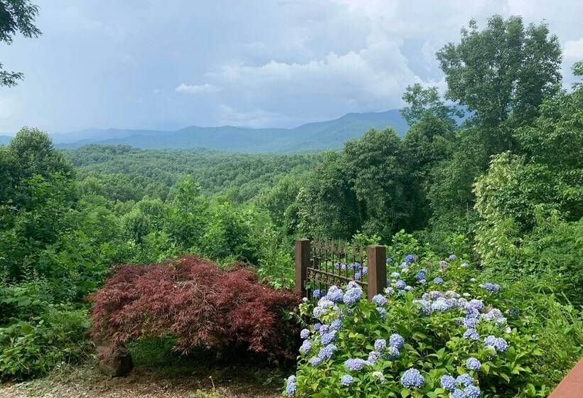 Secluded Nantahala Forest Refuge W/ Mountain Views